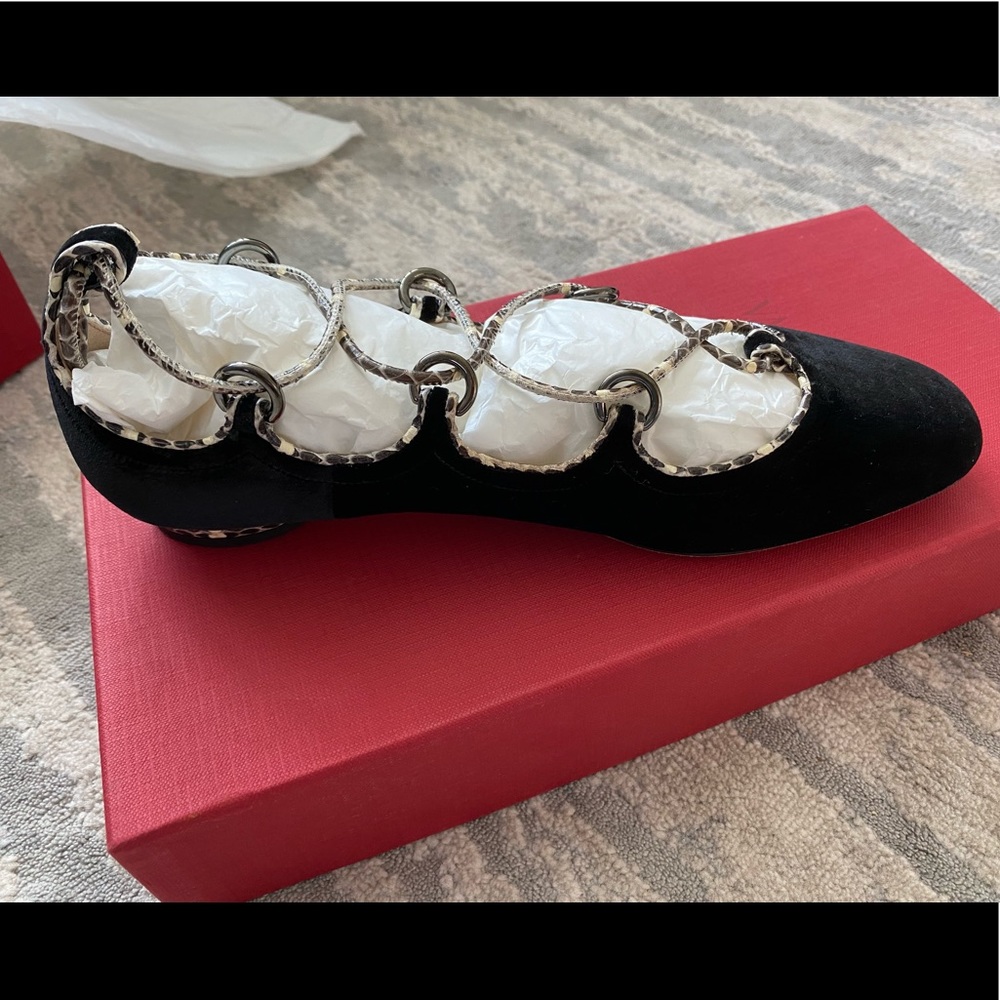 NWT Valentino flats